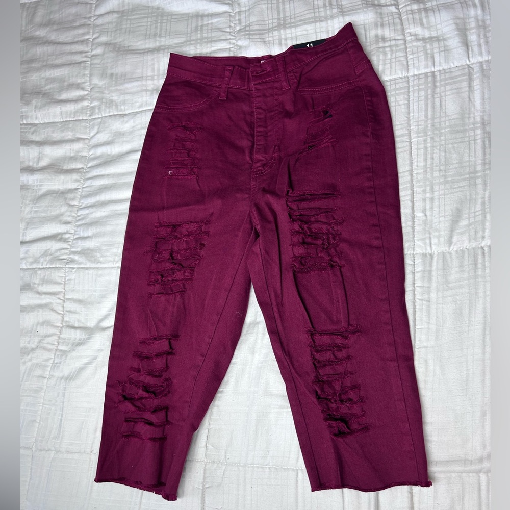Fashion nova distressed, maroon Capri pants